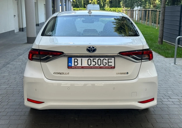 Toyota Corolla cena 109999 przebieg: 9505, rok produkcji 2022 z Chojnów małe 211